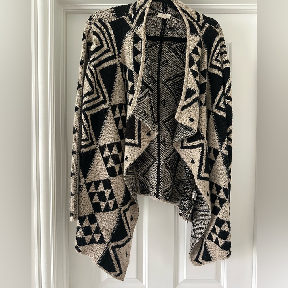 debut Black & Cream Geometric Open-Front Cardigan